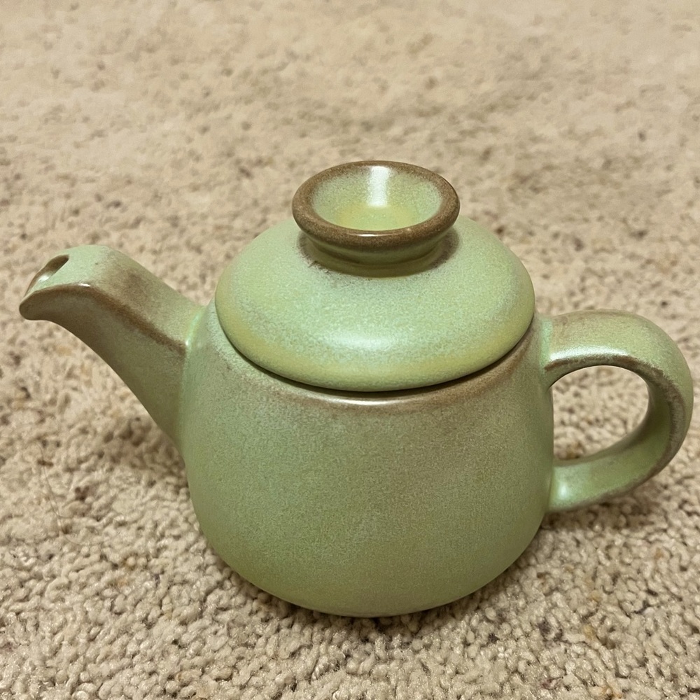 Vintage Frankoma Teapot Coffee 
Prairie Green 6J Pottery with Lid 4.25”x6.5”